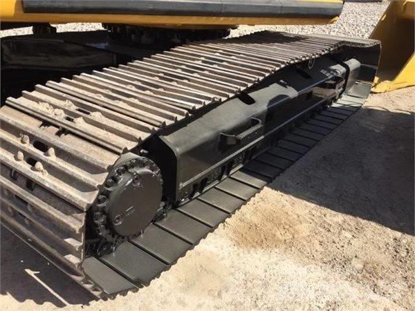 CAT 325 D L Pásové rýpadlá