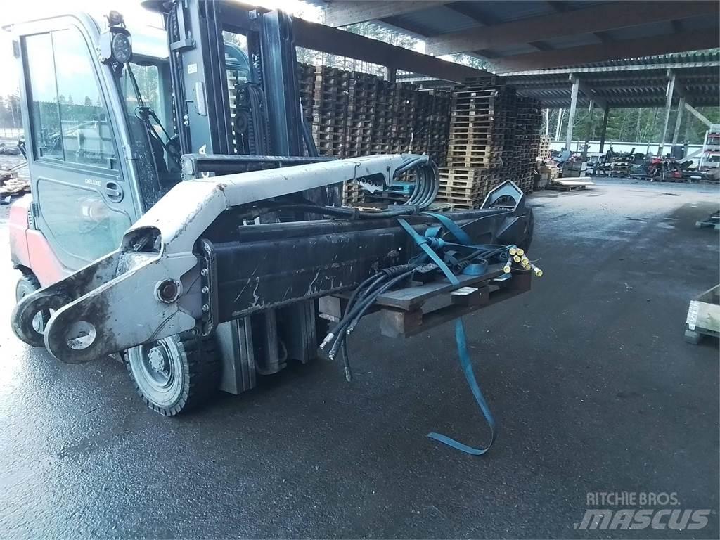 Komatsu 165F Dopravné žeriavy