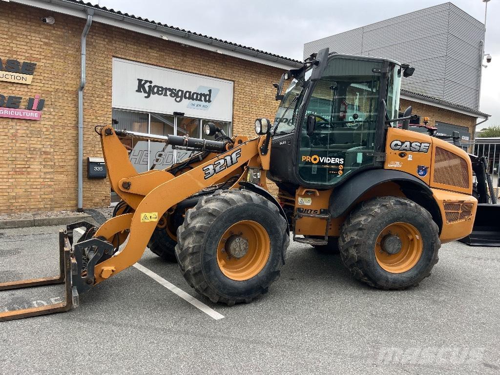 CASE 321 F Kolesové nakladače