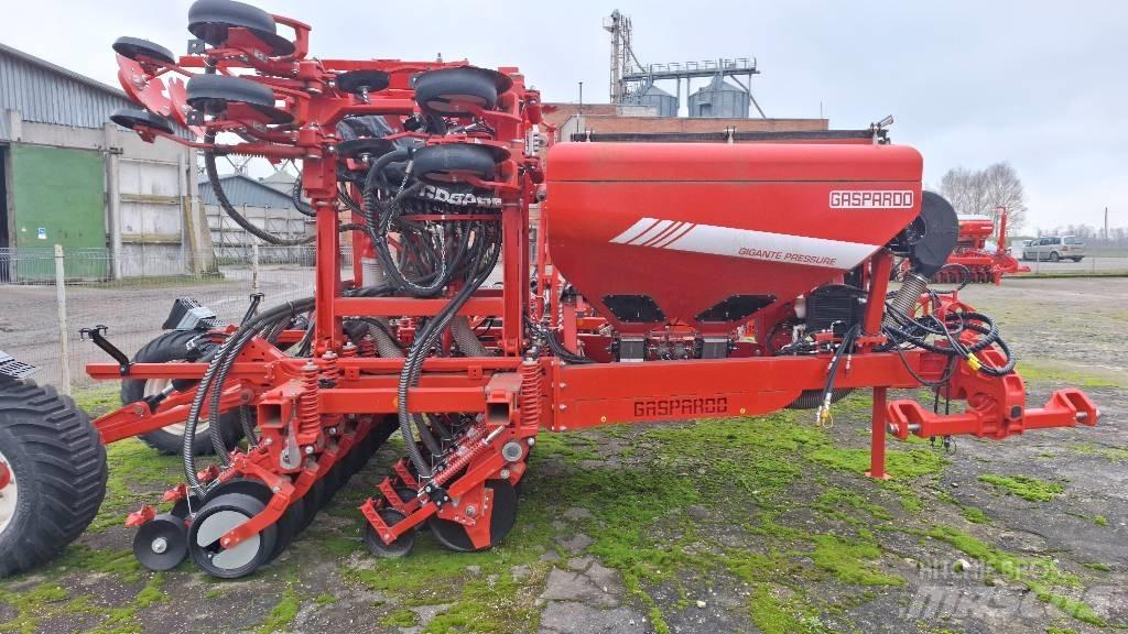 Gaspardo Gigante Mechanické sejačky