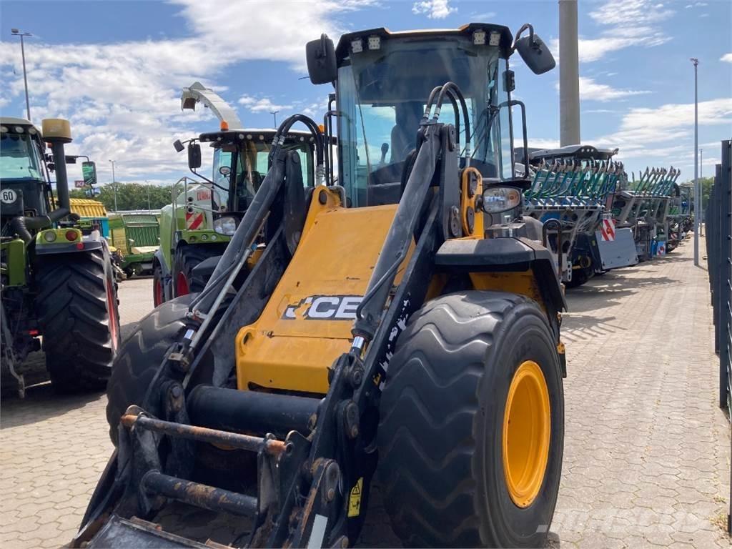 JCB 427 HT Kolesové nakladače