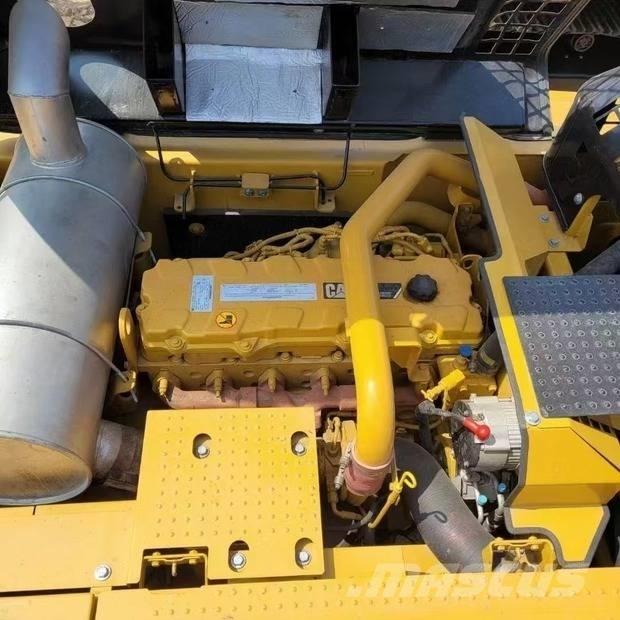 CAT 336 D2 Pásové rýpadlá