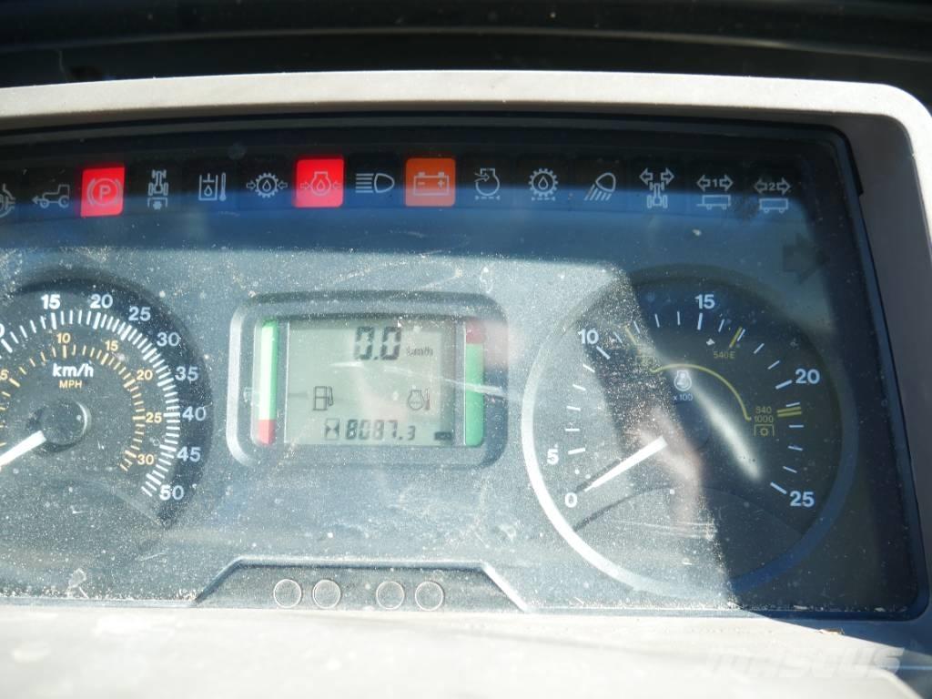 John Deere 6534 Traktory