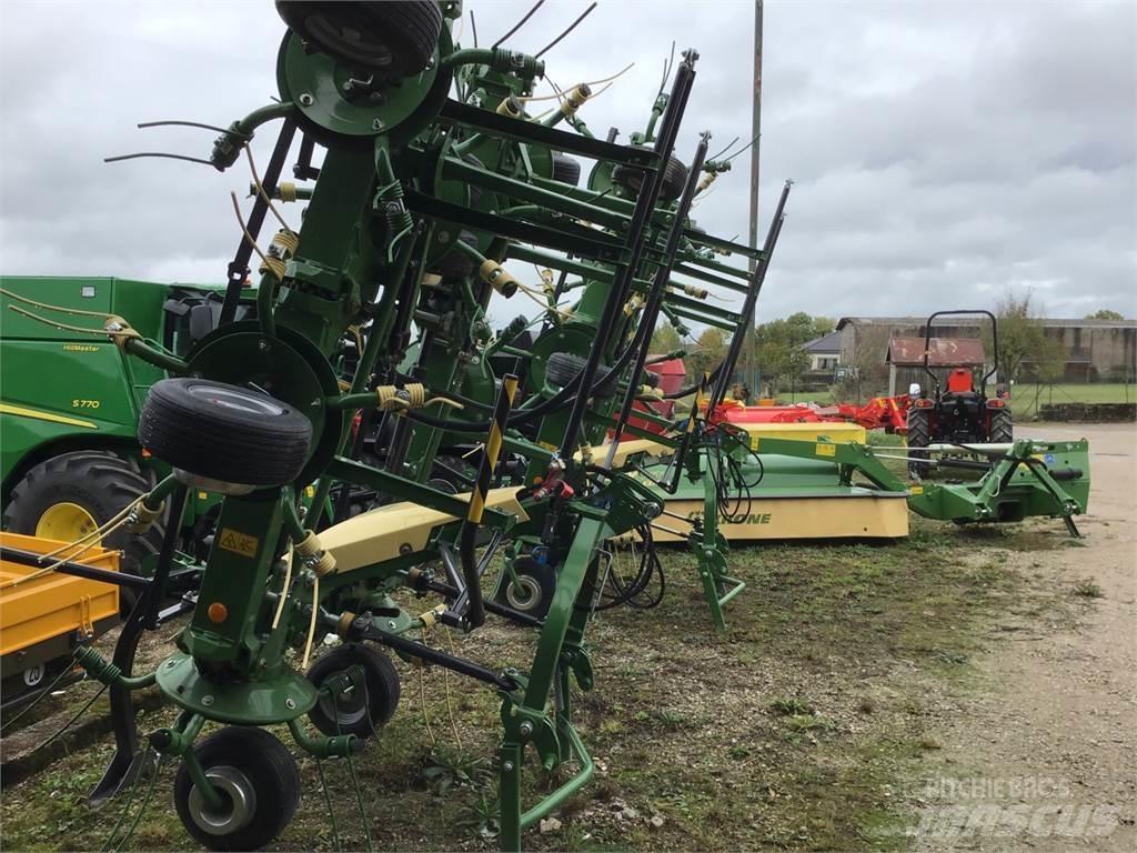 Krone Vendro 820 Obracače a zhrabovače sena