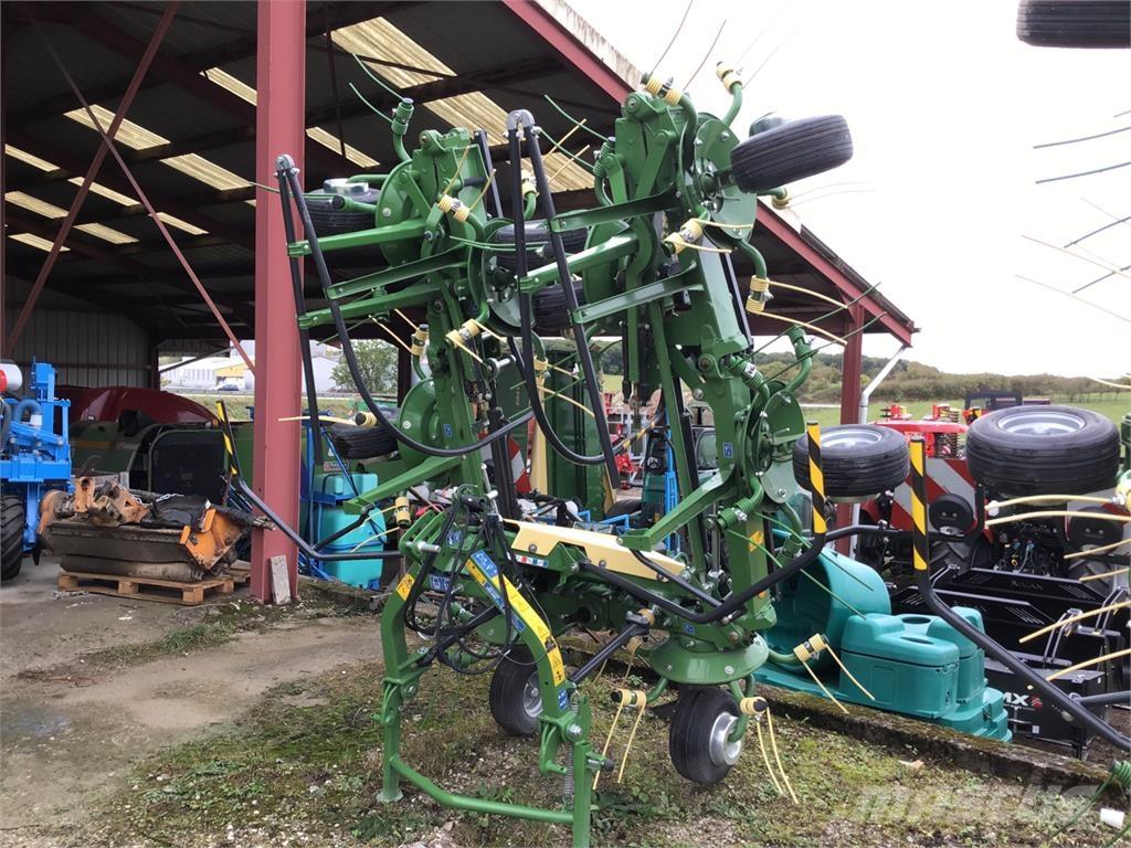 Krone Vendro 820 Obracače a zhrabovače sena