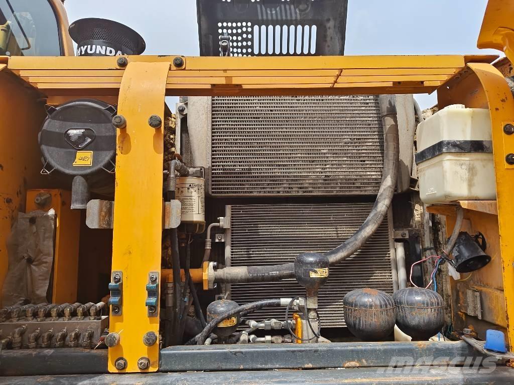 Hyundai R210W-9 Kolesové rýpadlá