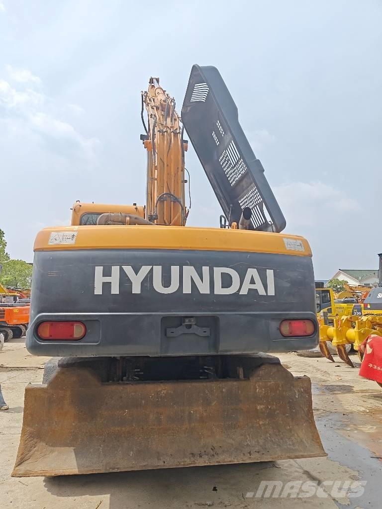 Hyundai R210W-9 Kolesové rýpadlá