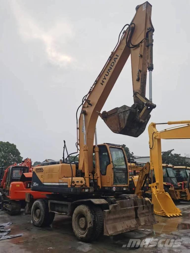 Hyundai R210W-9 Kolesové rýpadlá