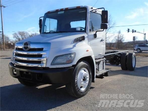 Hino 338 Nákladné vozidlá bez nadstavby