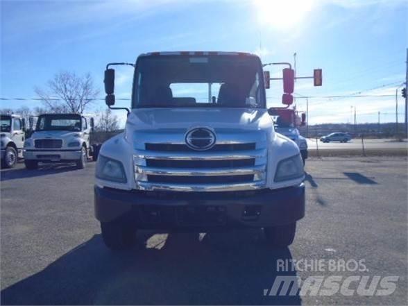 Hino 338 Nákladné vozidlá bez nadstavby