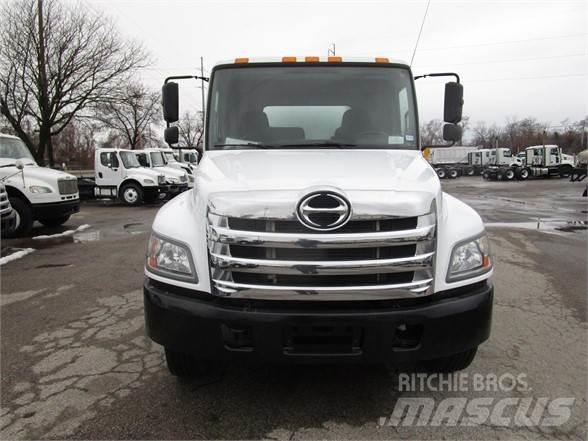 Hino 338 Kombinované/Čerpacie cisterny