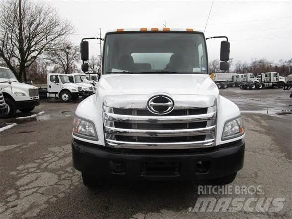 Hino 338 Kombinované/Čerpacie cisterny