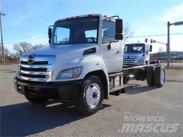 Hino 338 Nákladné vozidlá bez nadstavby