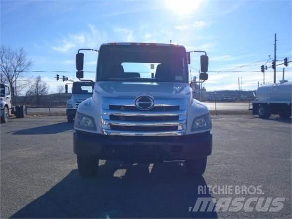Hino 338 Nákladné vozidlá bez nadstavby