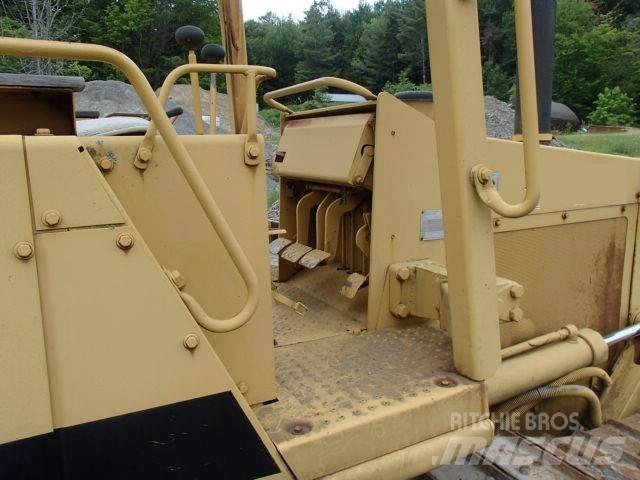 CAT D 3 C Pásové dozéry