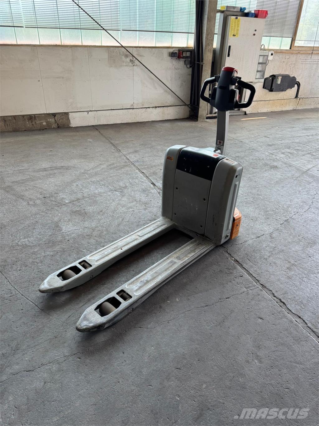 Still ECH 15 Ručne vedené vysokozdvižné vozíky