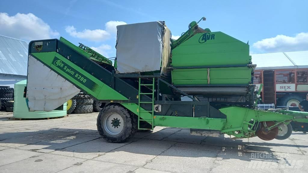 AVR spirit 8200 Cibuľové kombajny