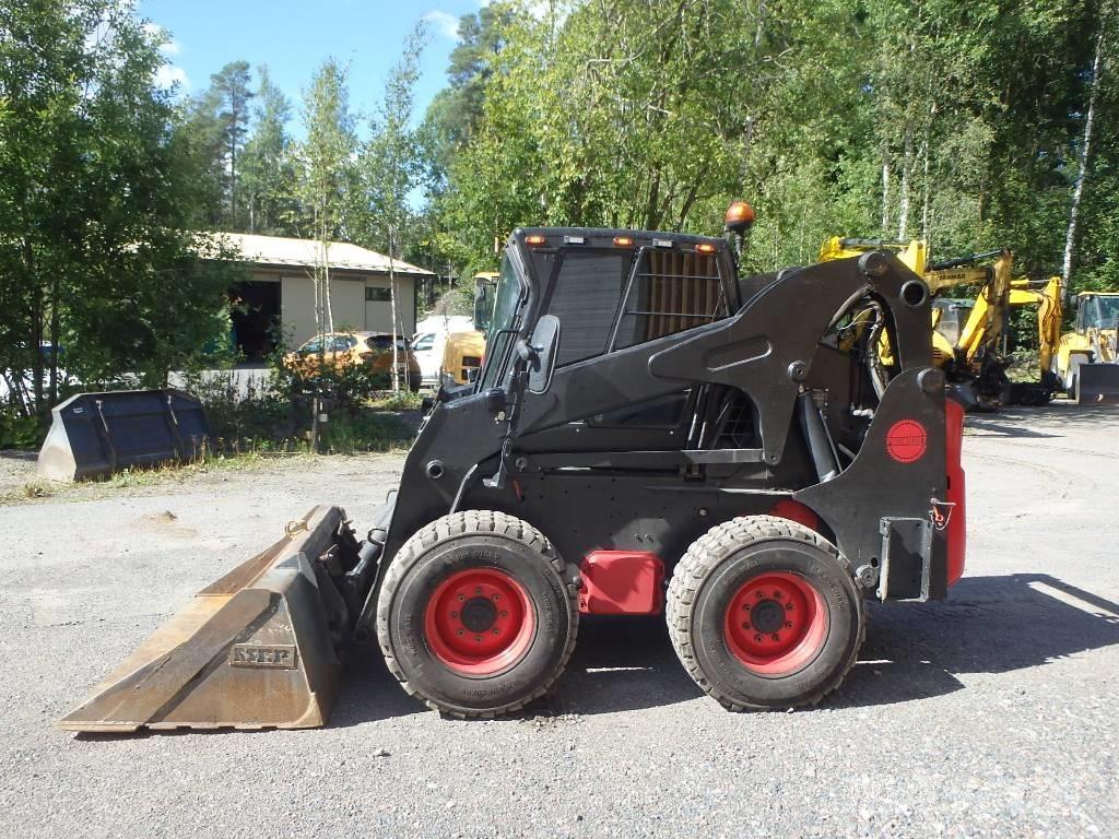 Bobcat S 300 Šmykom riadené nakladače