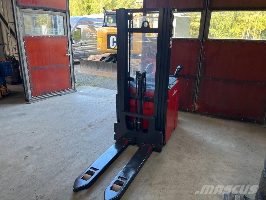 Linde D 14 AP Samohybné vozíky