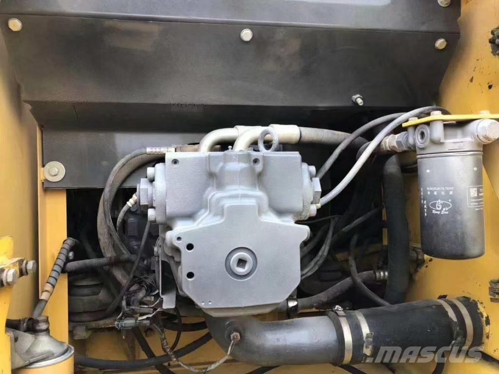 Komatsu 200-7 Pásové rýpadlá