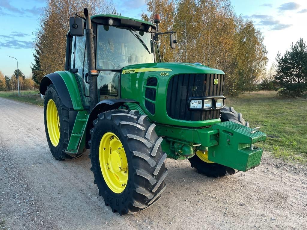 John Deere 6534 Traktory