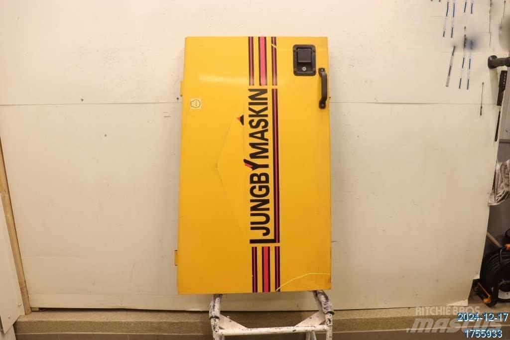 Ljungby L 12 Kabíny a interiér