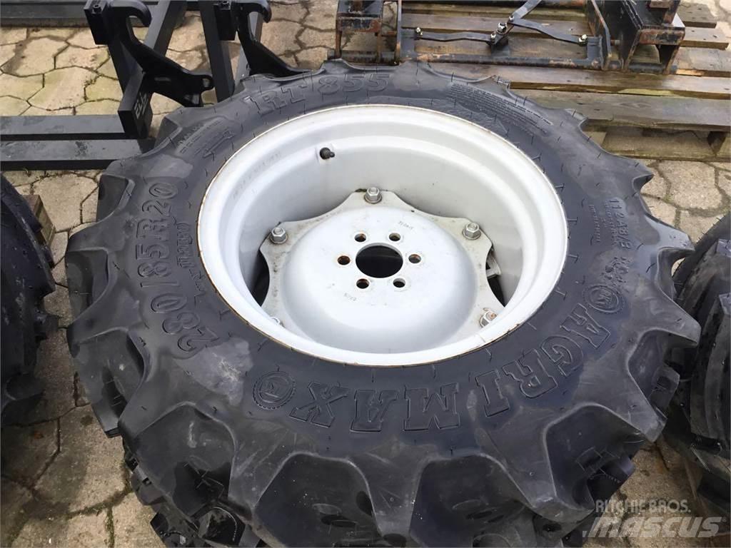 BKT 280/85R20 Pneumatiky, kolesá a ráfiky