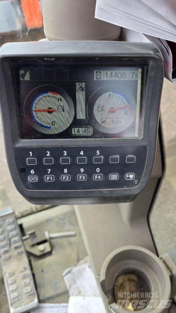 Hitachi ZX225USRLC-3 Pásové rýpadlá