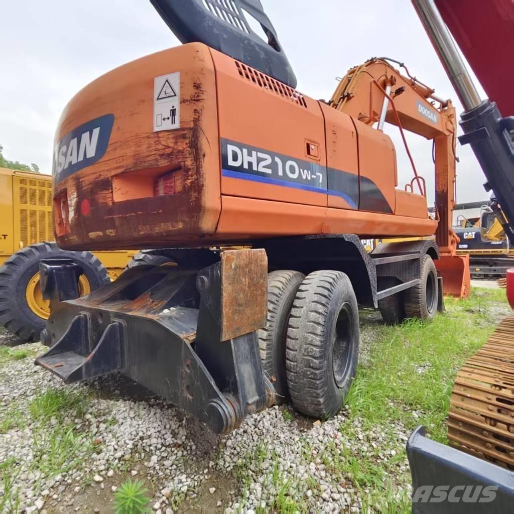 Doosan DH 210 W-7 Kolesové rýpadlá