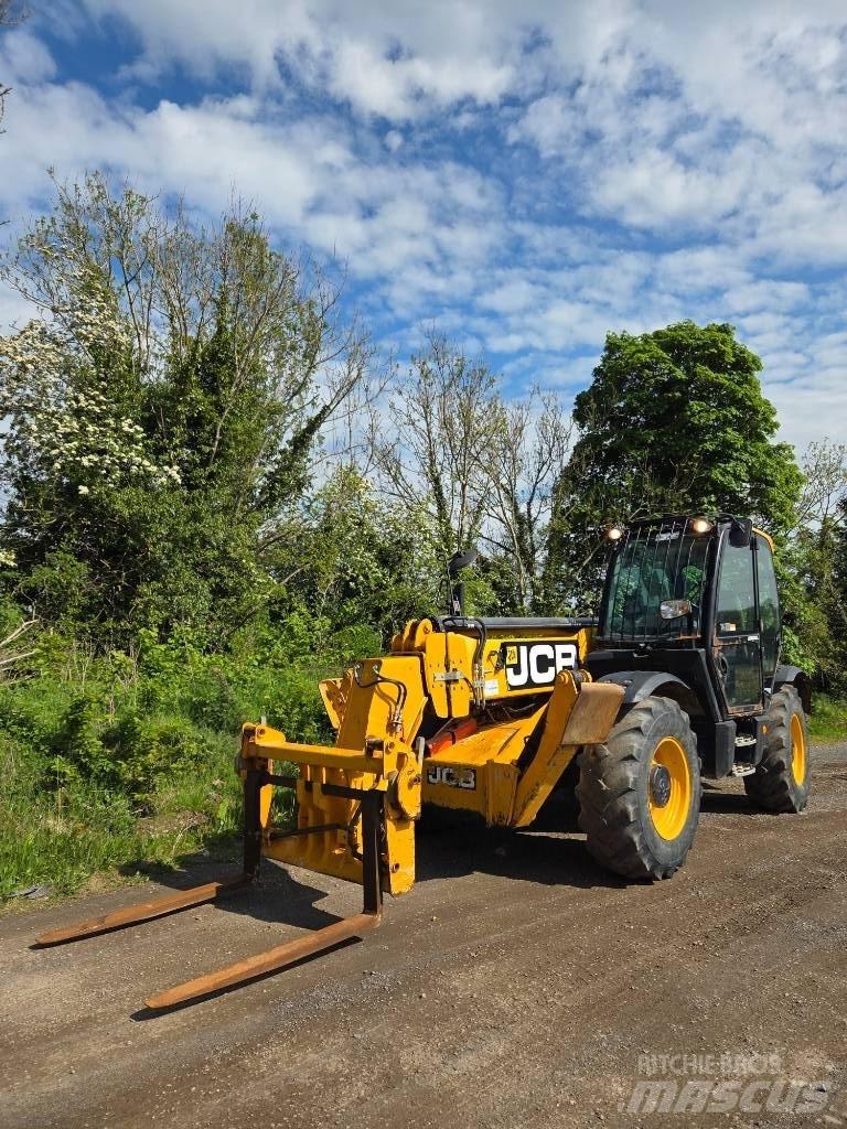 JCB 540-140 Teleskopické manipulátory