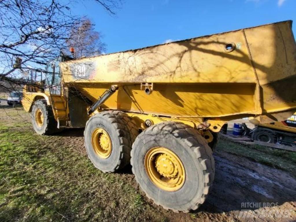 CAT 730 Kĺbové nákladné autá