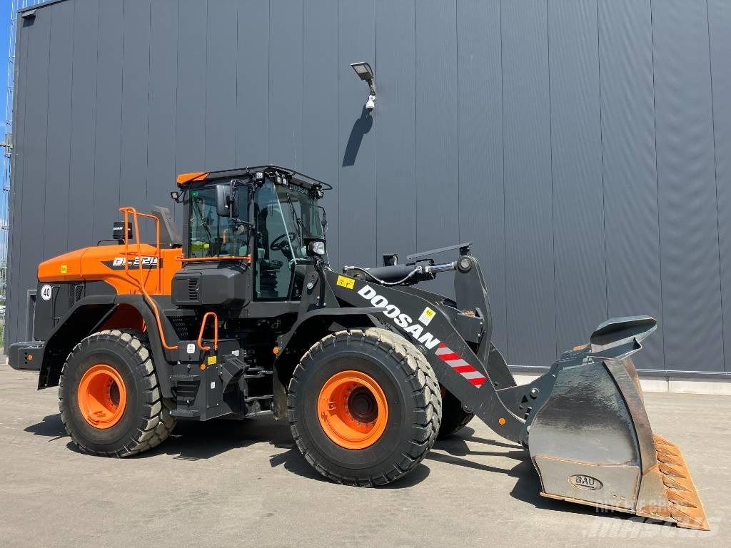 Doosan DL 320-7 Kolesové nakladače