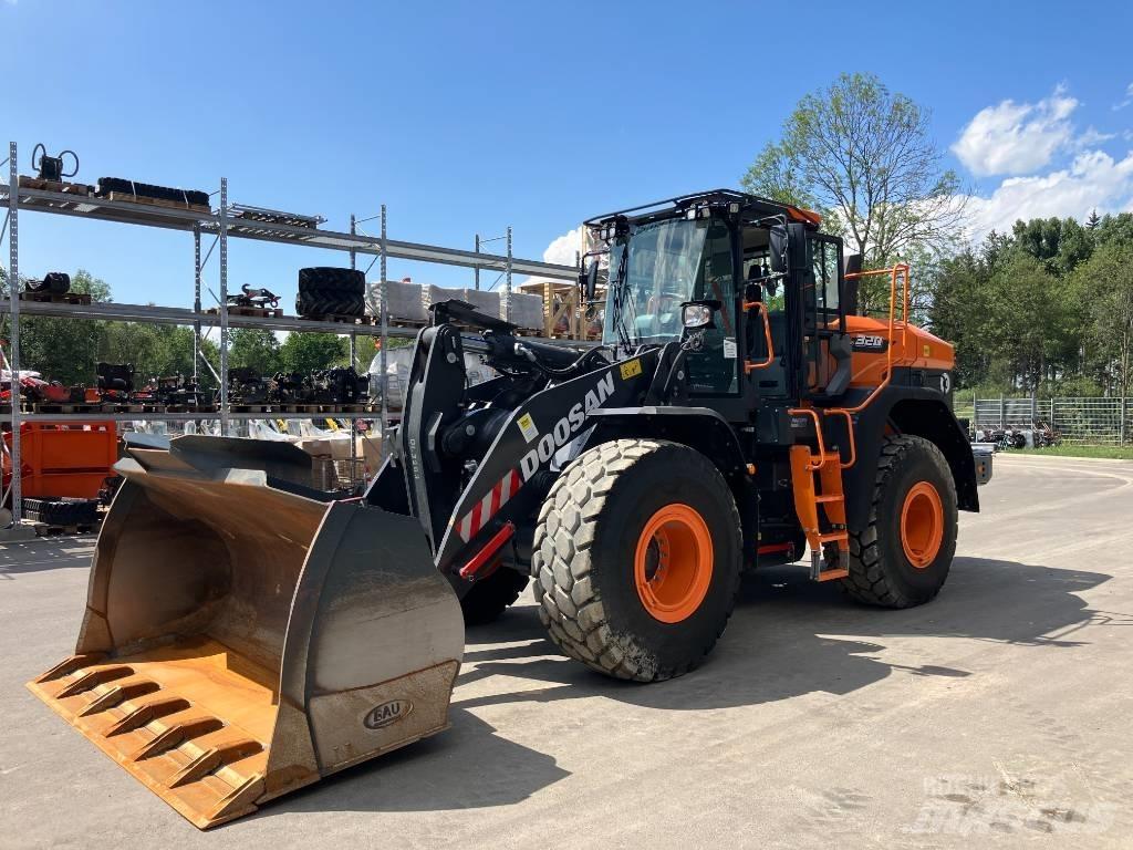 Doosan DL 320-7 Kolesové nakladače