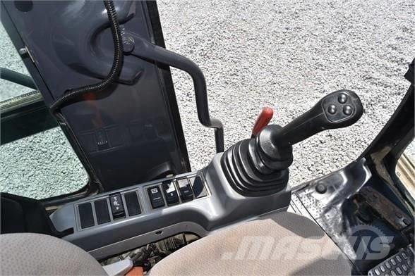 Hitachi ZX 135 Pásové rýpadlá