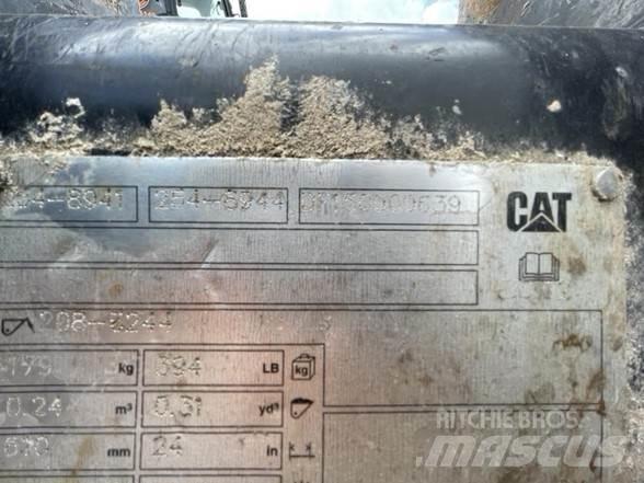 CAT 2548941 Lopaty