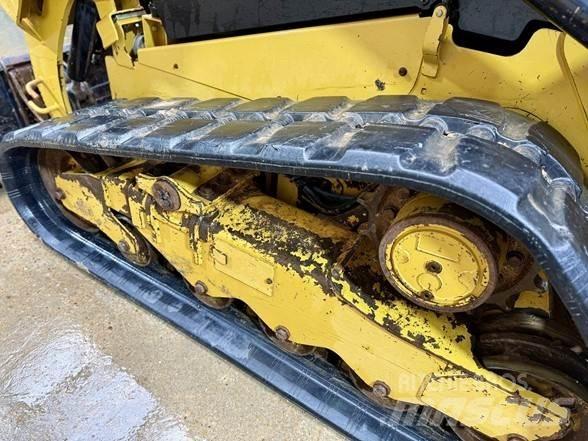 CAT 259D3 Šmykom riadené nakladače