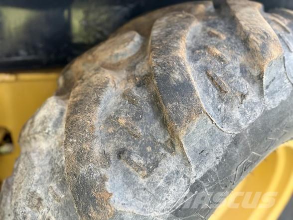 CAT 420D IT Rýpadlo-nakladače