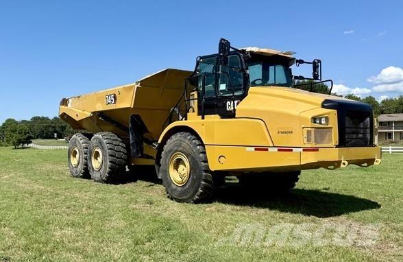 CAT 745 Kĺbové nákladné autá