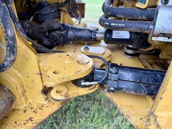 CAT 938M Kolesové nakladače