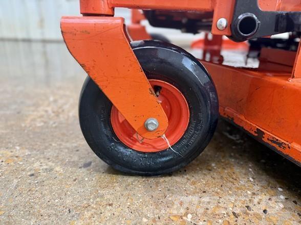 Kubota Z125S Kosačky s nulovým polomerom otáčania