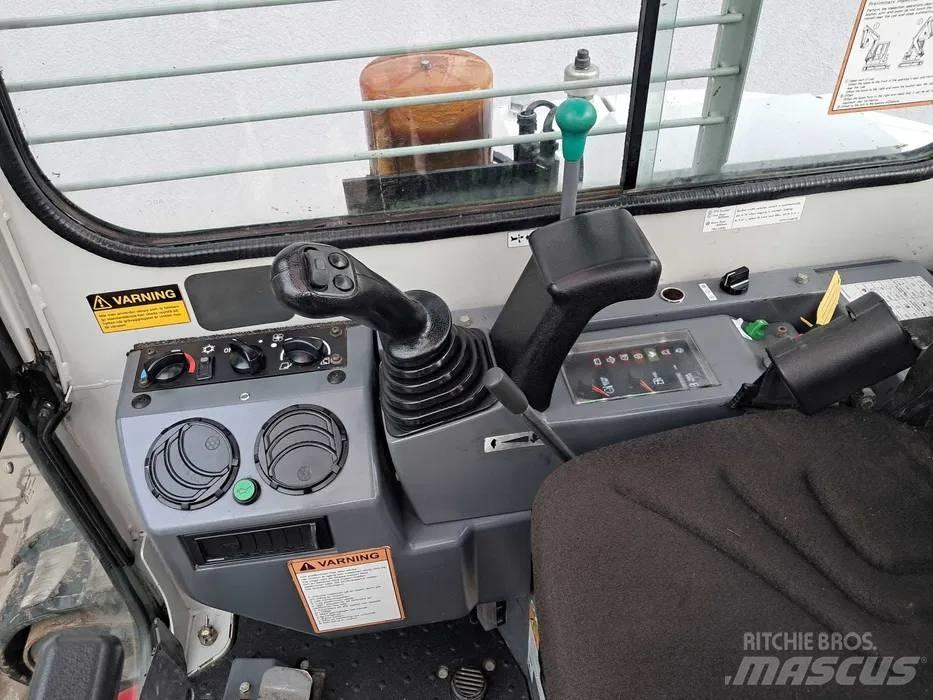 Takeuchi TB 153 FR Pásové rýpadlá