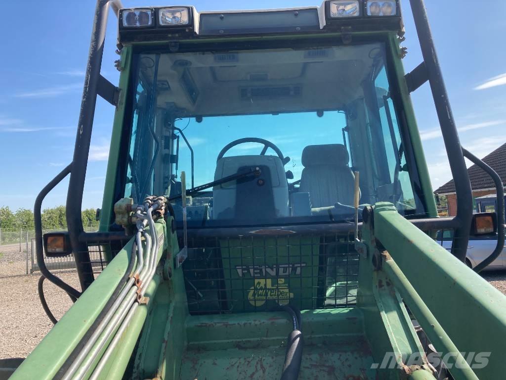 Fendt Xylon 524 Čelné nakladače a rýpadlá