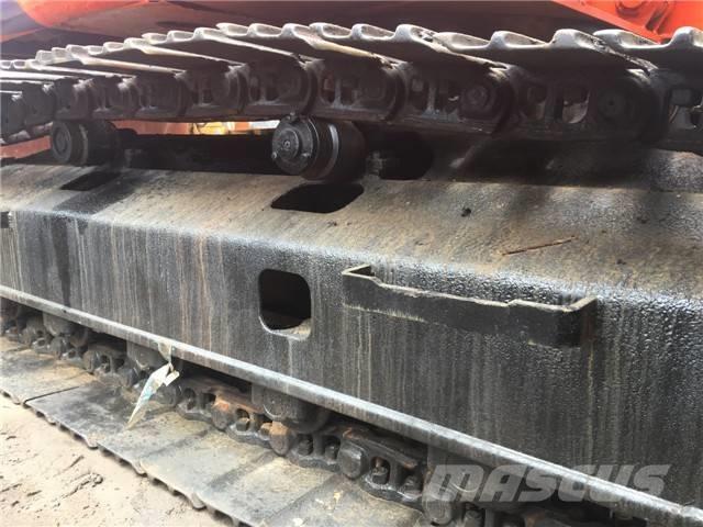 Hitachi EX 200 Pásové rýpadlá