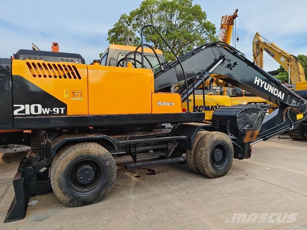 Hyundai r210w-9 Kolesové rýpadlá