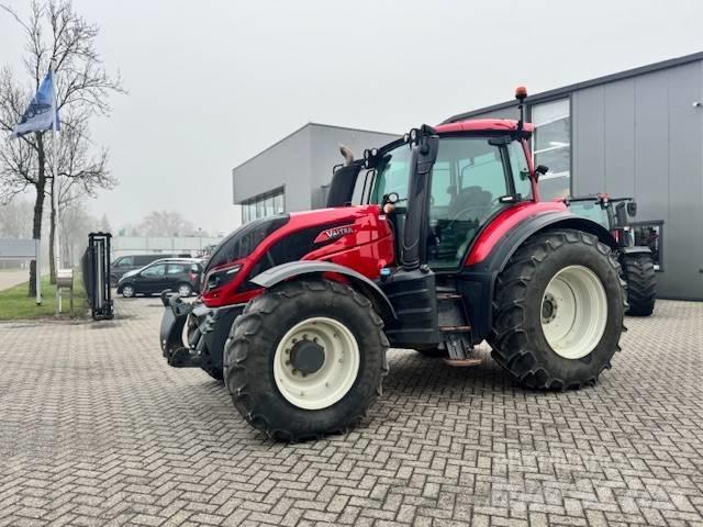 Valtra T144 Hitech Traktory