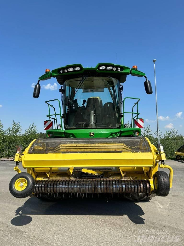John Deere 8300i Samochodné kosačky