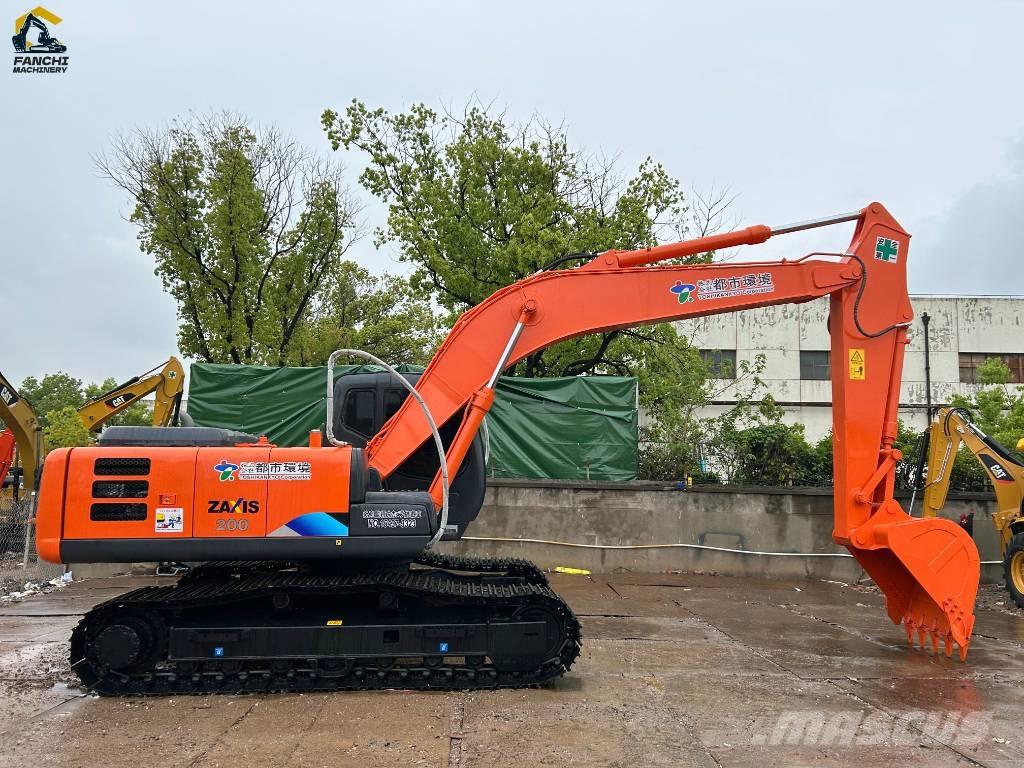 Hitachi 200 Midi rýpadlá 7 t - 12 t