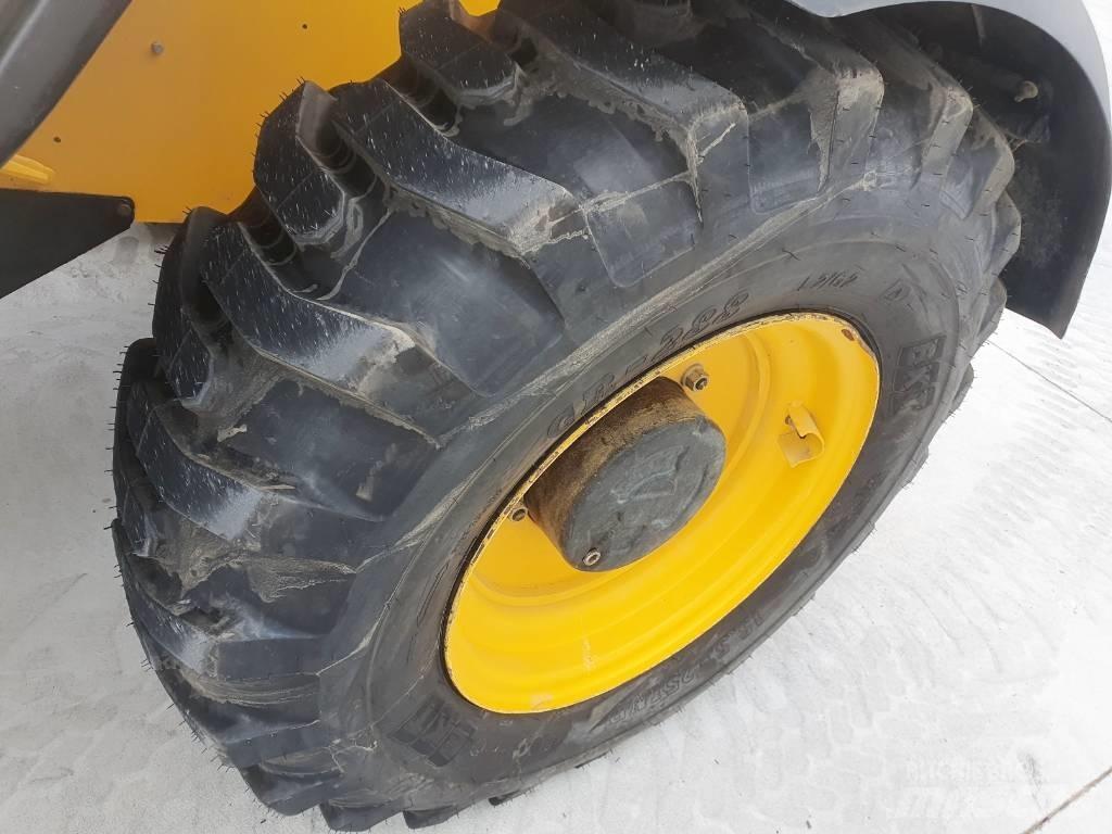 JCB 540-140     M329 Teleskopické kolesové nakladače