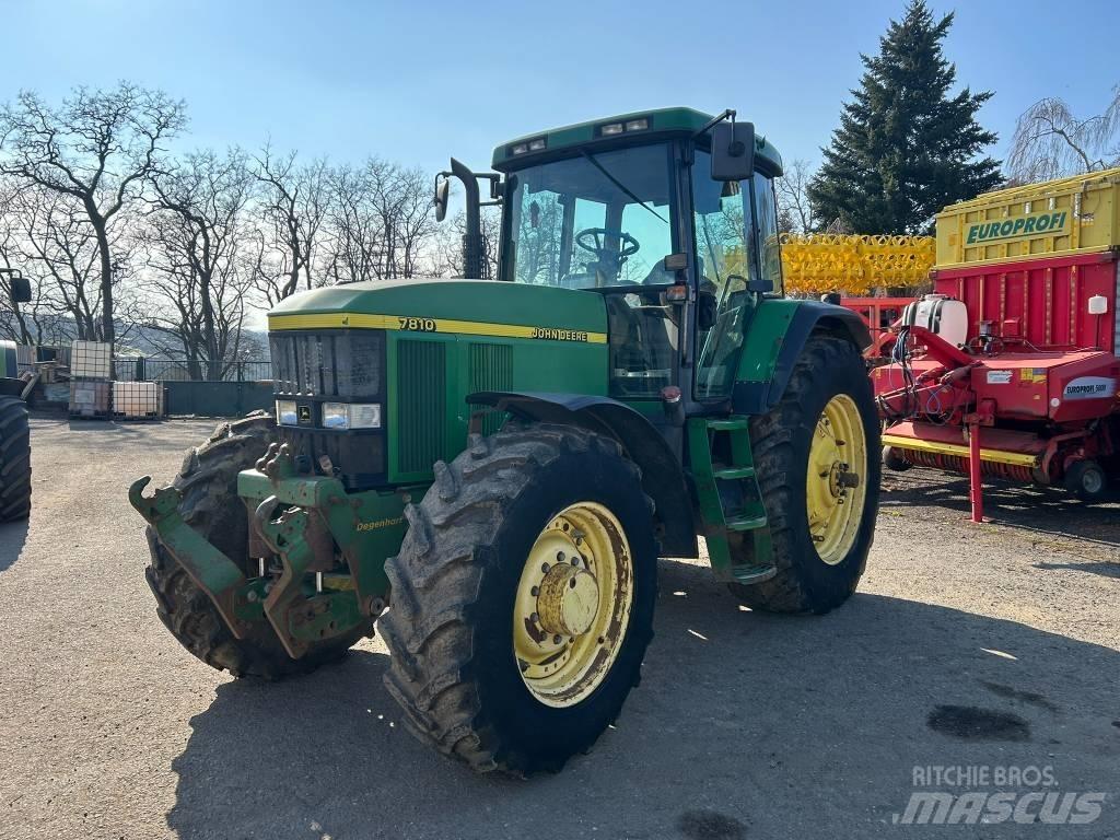 John Deere 7810 Traktory