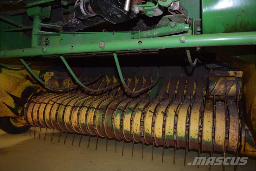 John Deere 580 Lisy na okrúhle balíky